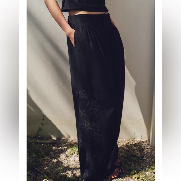 Zara Pants - Zara NWT multi pleat linen blend embroidered pants black 0881/407